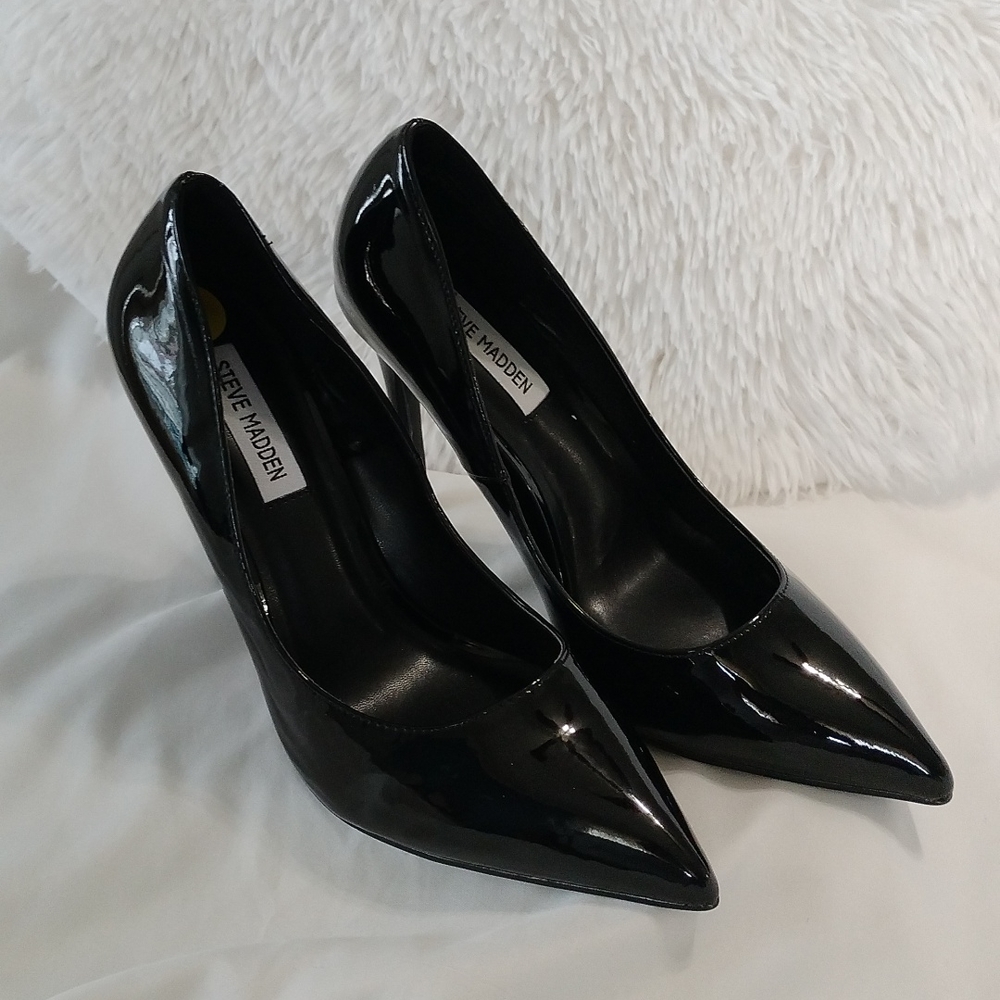 Steve Madden Black Stilettos Pumps size 9